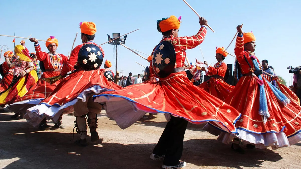 Ghungroo on the feet and colorful turban on the head, such a state of India; Where only men dance in Holi