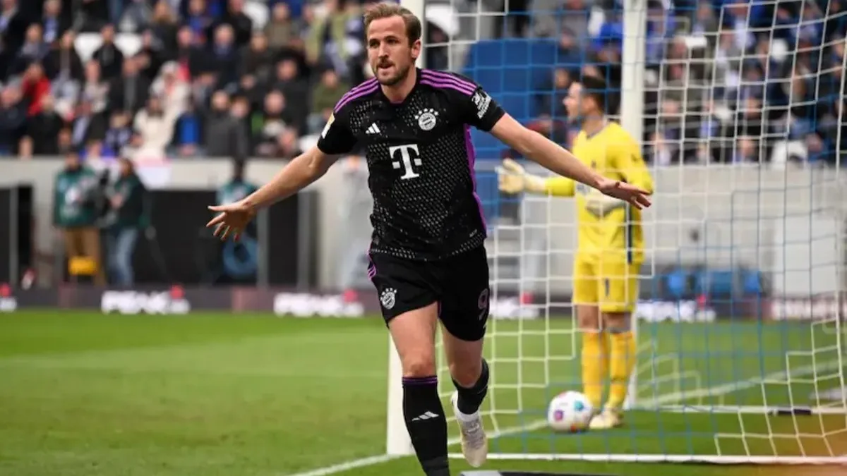 Harry Kane of Bayern Munich is returning to England to treat his ankle injury