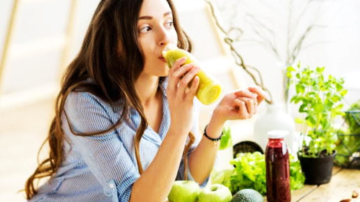 Drinking fruit juice on an empty stomach could harm your health