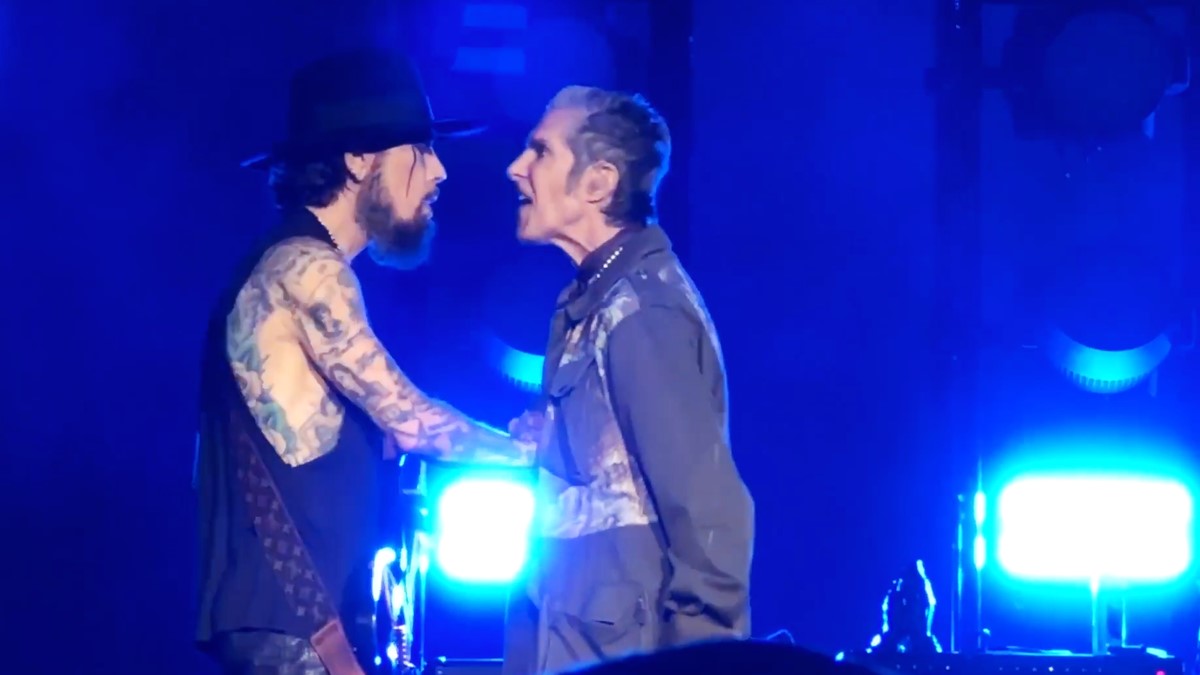 Shocking Fallout: Jane’s Addiction Reunion Tour in Turmoil After Onstage Brawl