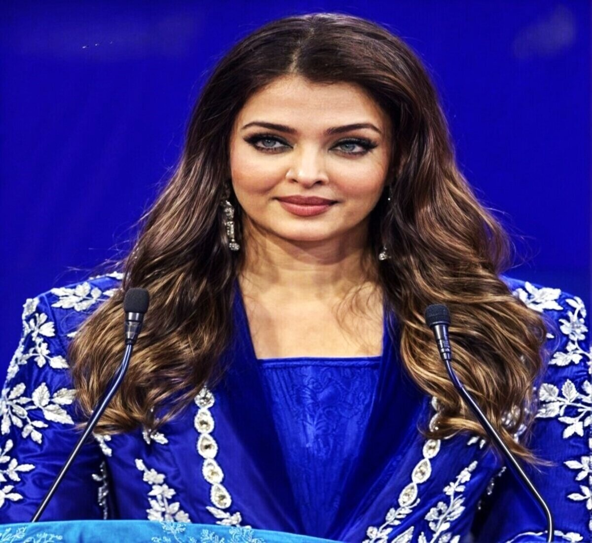 Aishwarya Rai Bachchan Stuns at Global Women’s Forum in Dubai, Wins Hearts as a ‘Global Icon’